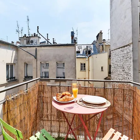 Latin Quarter - 1br With Balcony - Cityapartmentstay