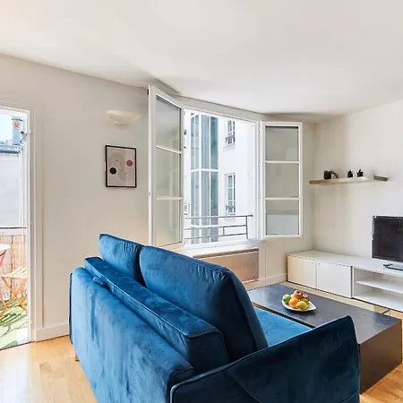 Latin Quarter - 1br With Balcony - Cityapartmentstay